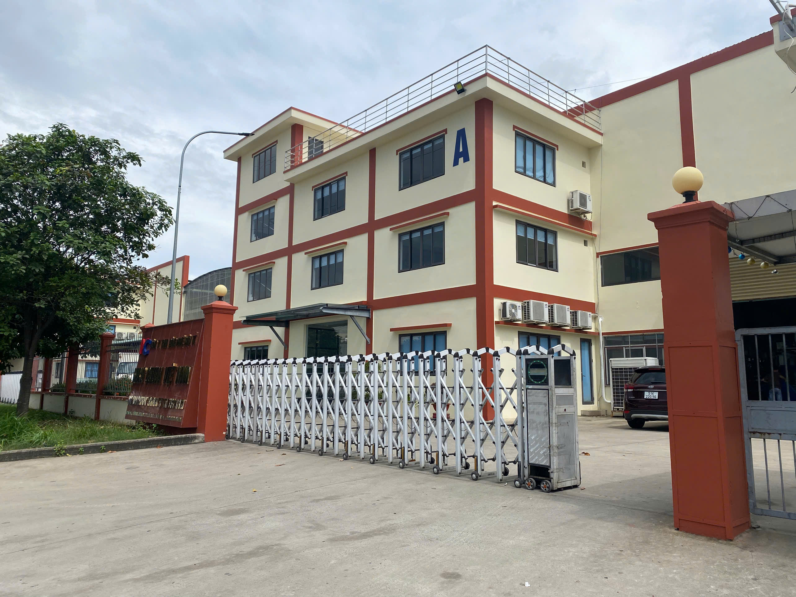 Outer view of gate 1.jpg